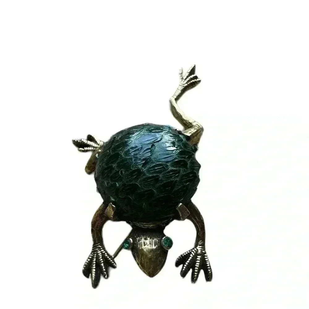 Jeanine Frog Brooch - Picture 2 of 5